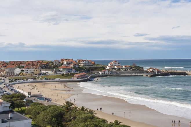 mar, norte, bandera azul, Cantabria, oleaje suave, mejores playas, juegos, playa segura, Las 10 mejores playas en España para niños y familias