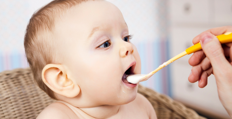 ¿Cuándo introducir los cereales a los bebés?